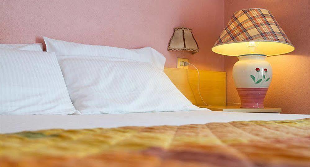 Hotel Alaska 리비뇨 외부 사진