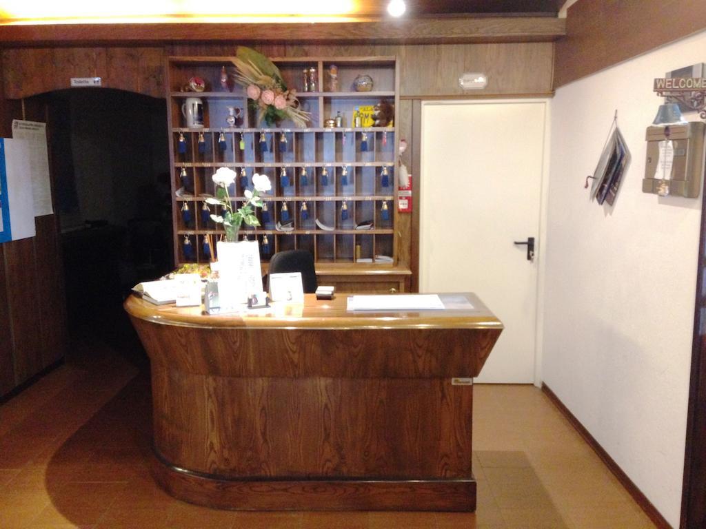 Hotel Alaska 리비뇨 외부 사진